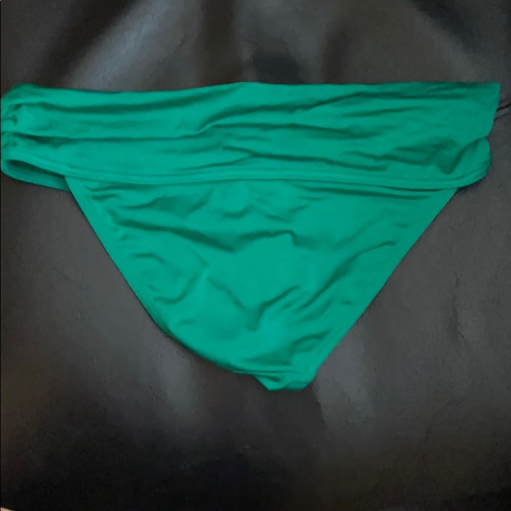 Green VS swim - Picture 3 of 3